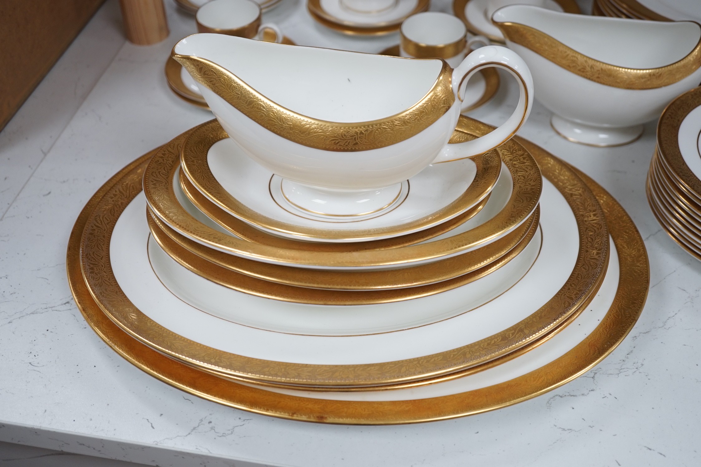 A Wedgwood Ascot pattern dinner service